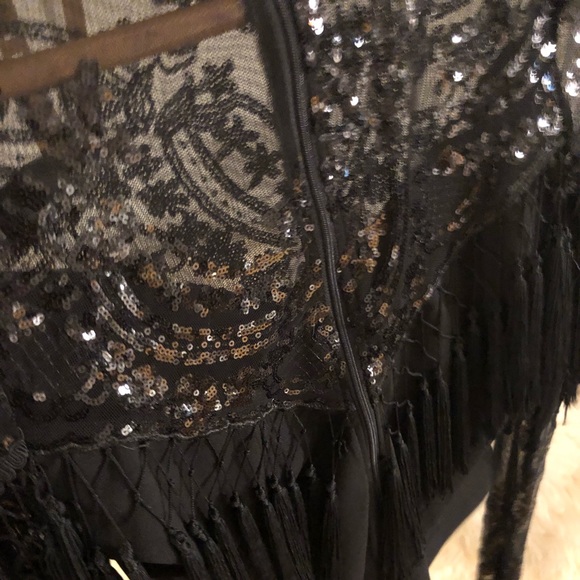 Fringe lace and sequin crop top - Picture 2 of 3